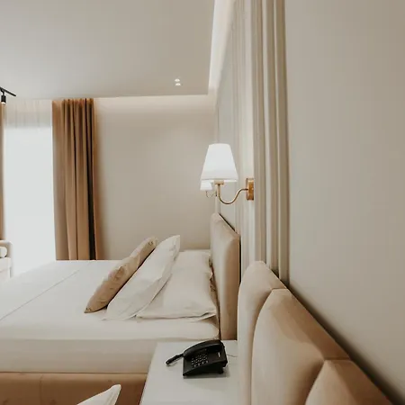 Seaside 4*