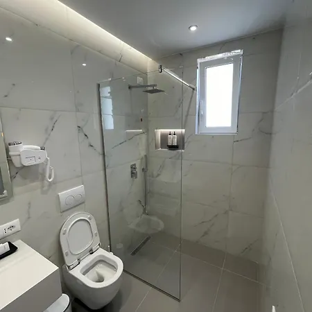 מלון Seaside Vlorë